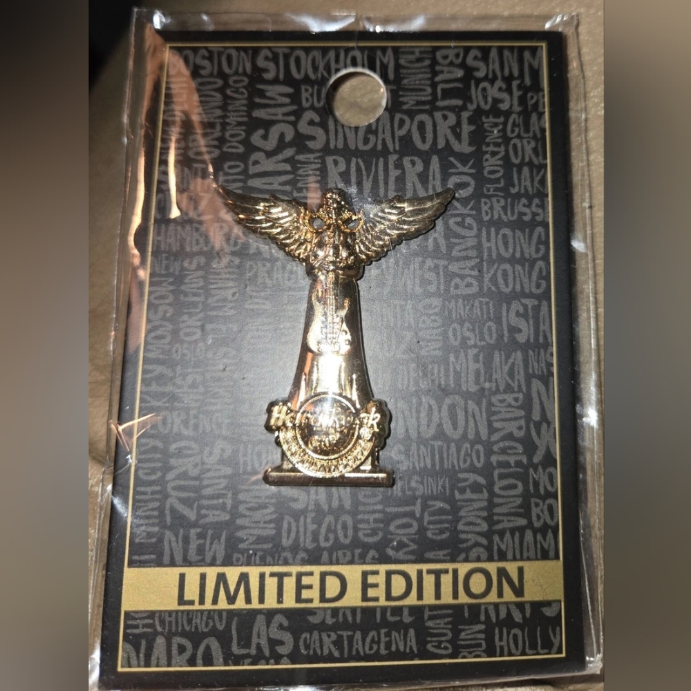 Hard Rock Cafe Pin limited edition